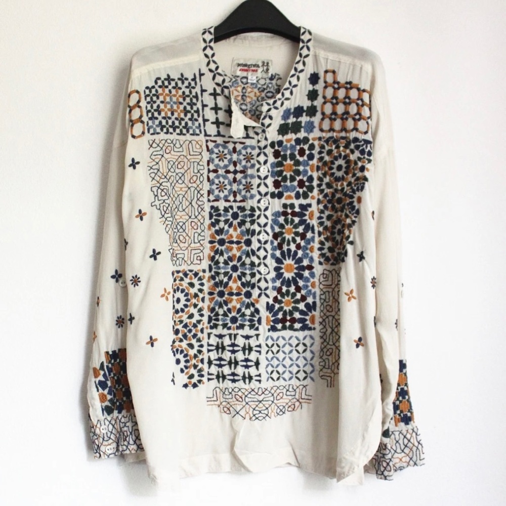 Johnny Was Biya  "Elida" embroidered silk blouse M